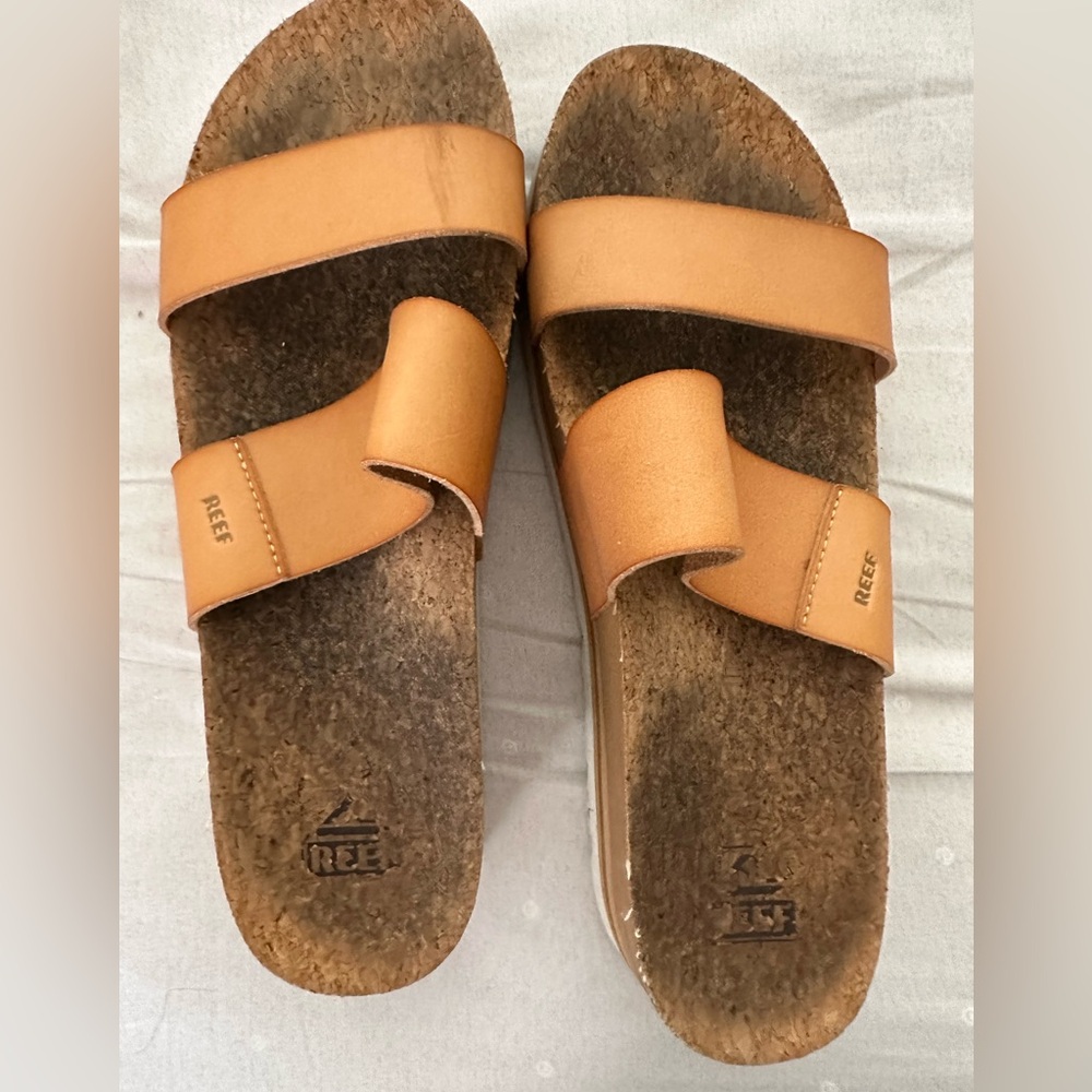 Reef size 10 platform sandals